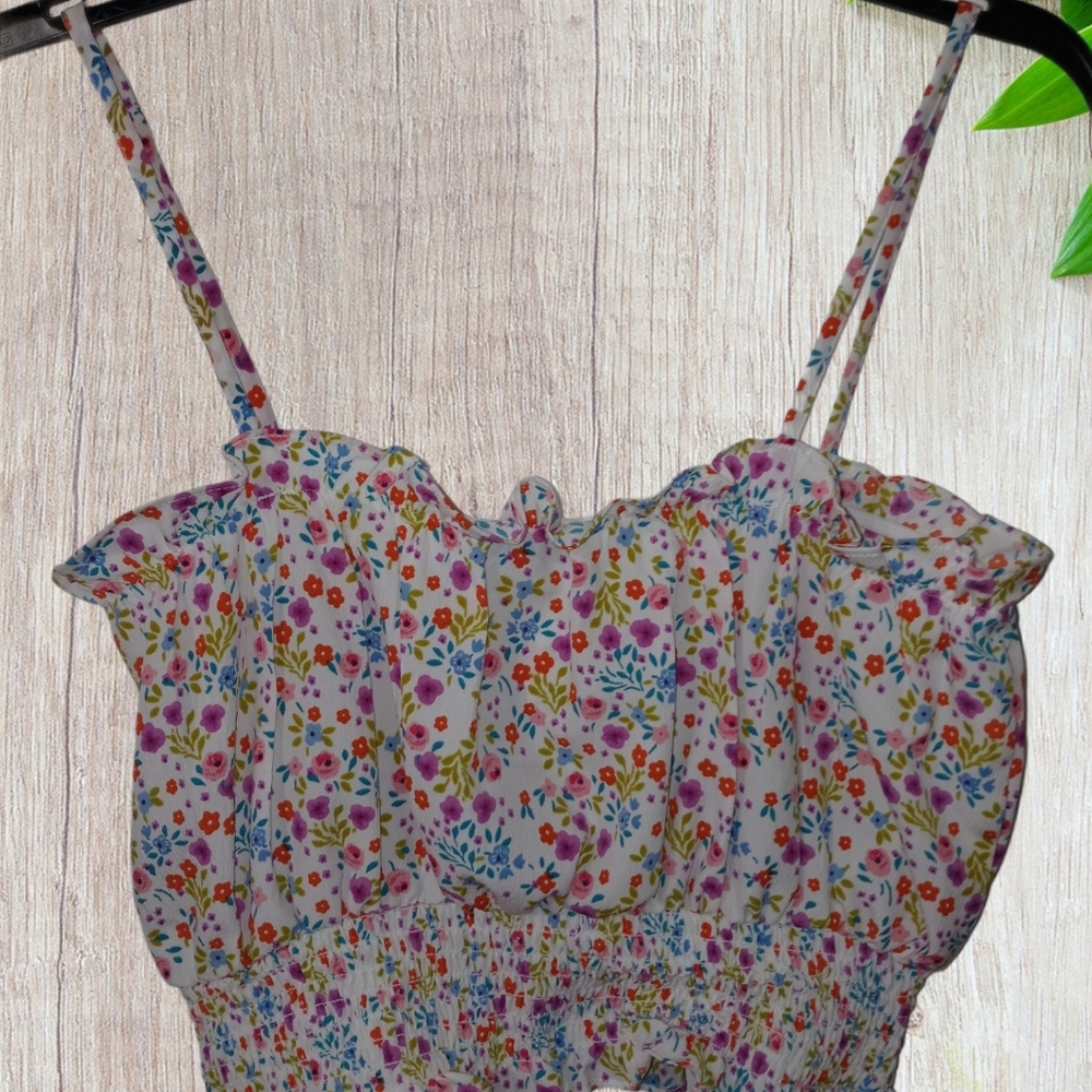 Beautiful crop top - Picture 2 of 3